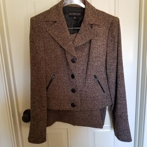 Gorgeous Jennifer West 2pc brown tweed suit. Size 6.  Excellent condition.